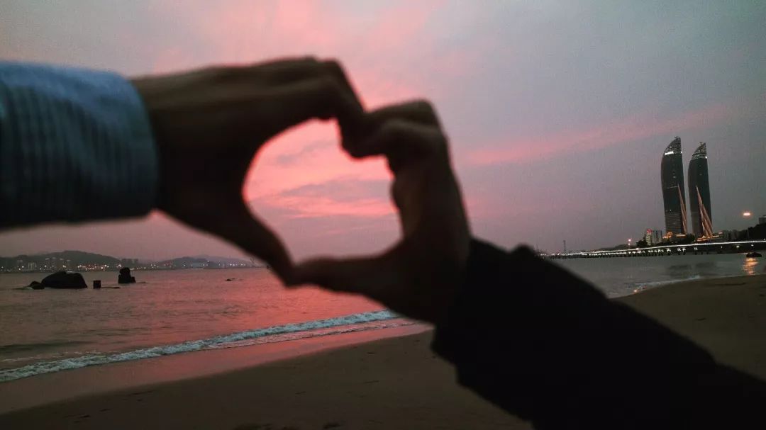 管他是什么恋爱，我支持的是爱情