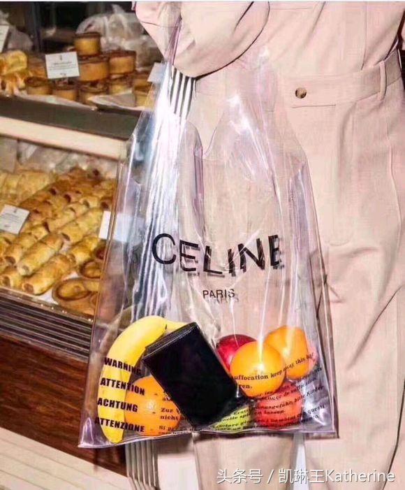 特别火的塑料袋包包,女生行李手提袋最近流行款