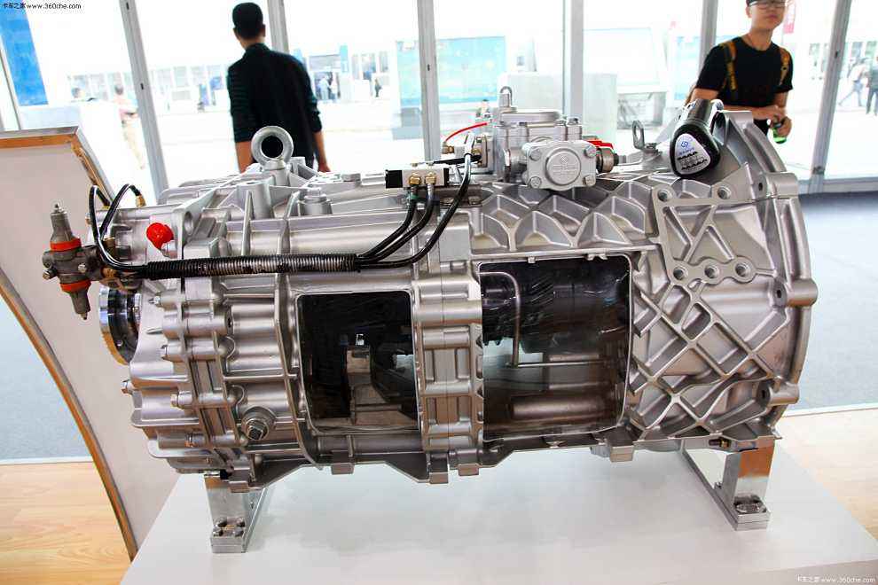 法士特变速箱的双副轴结构有什么优点？和采埃孚变速箱有何区别？