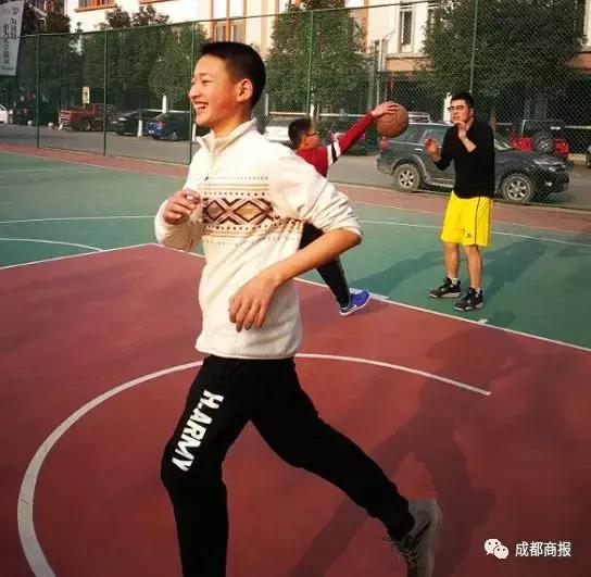 还记得汶川地震的敬礼娃娃吗,还记得汶川地震的他们吗