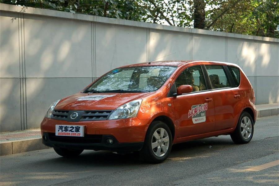 日产骊威2013款劲锐型1.6豪华版,10万以下空间大的车