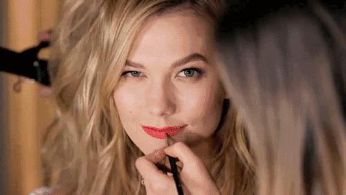 拔草红色小象彩妆盒,跟风入的网红平价彩妆