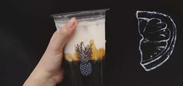 长沙老板也太“黑心”了！这么黑的食物也给我吃！