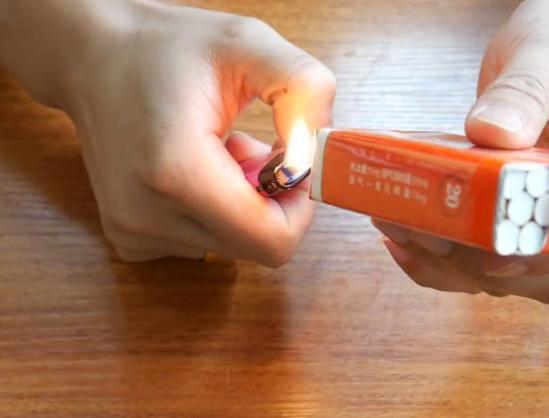 抽了几十年的烟才知道软包的拆法,软包装的烟怎么拆开比较好保存