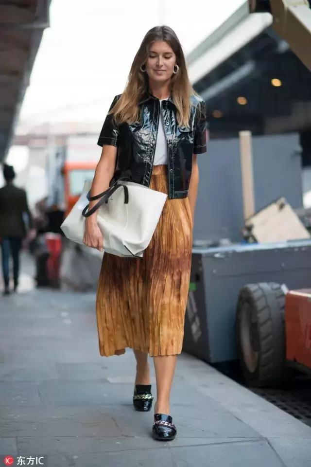 零高度的时髦早春平底鞋,想要穿得时髦又不刻意