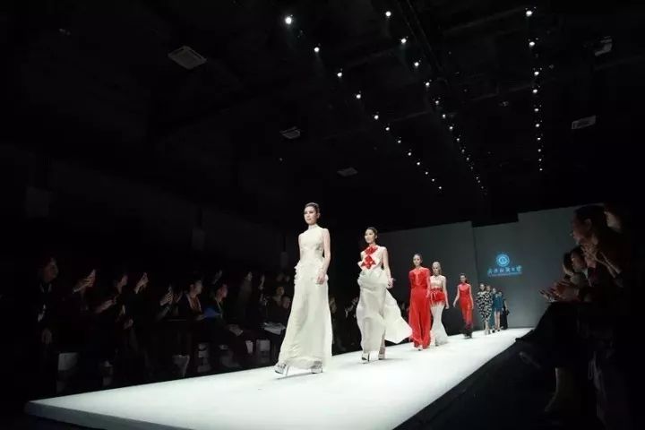 武纺艺术展,武纺服装表演