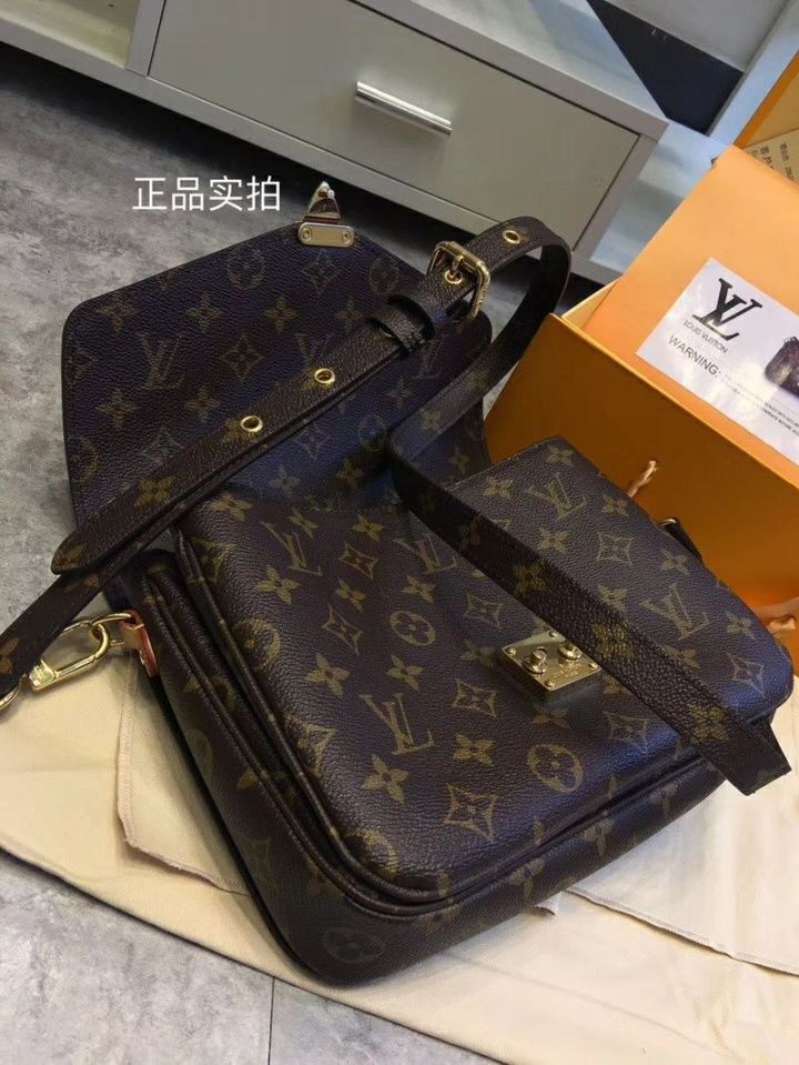 为什么lv的包这么丑还这么贵,真正的lv包是怎么样的