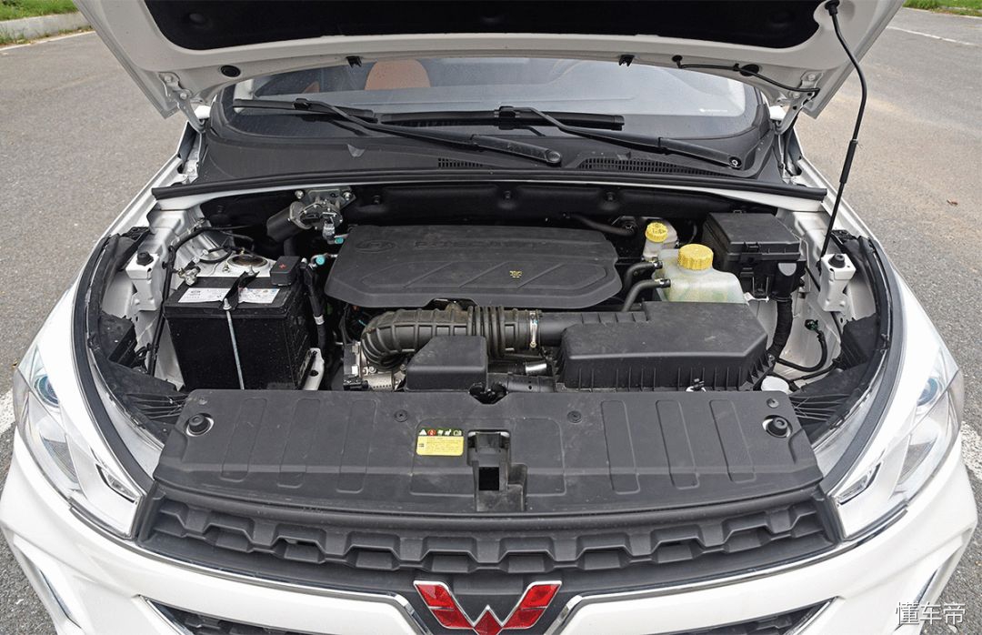 宏光suv新款多少钱,6万元左右的suv五菱宏光s