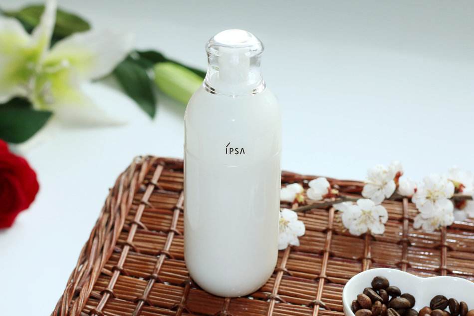 保湿又抗老的乳液,美白保湿比较好的乳液