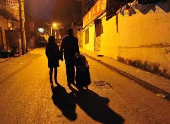 1000万留在北京VS200万留在希腊，5年后……我们见分晓~