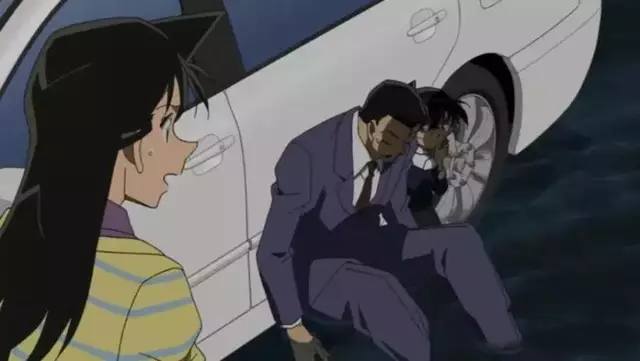 柯南被毛利小五郎识破了真实身份,柯南小五郎被狙击哪集