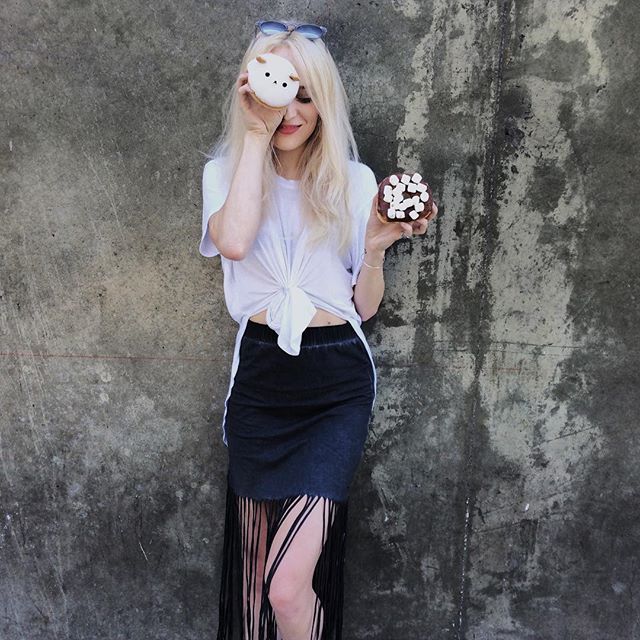 t恤买大了怎么搭配裙子,t恤买大了怎么办教你一招