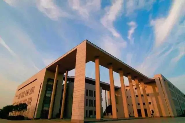 浙江图书馆怎么免费借书,24小时图书馆可以自助借书吗