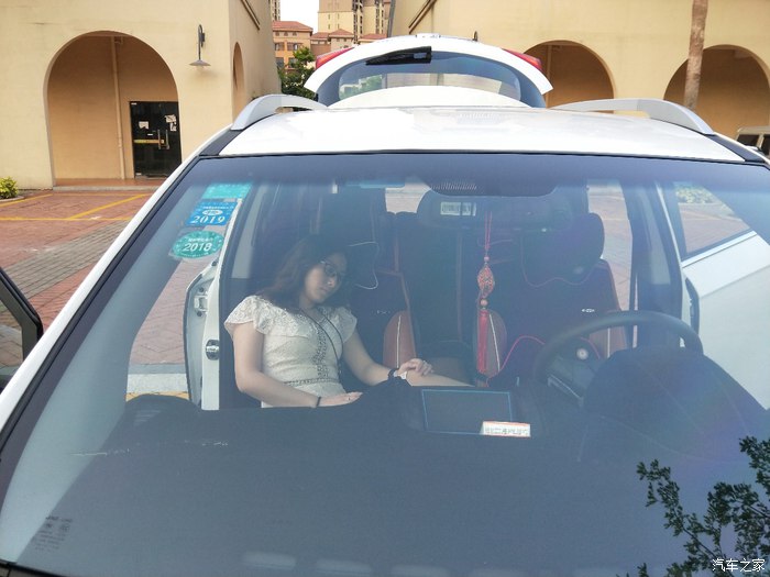 媳妇当车模宝骏,媳妇当车模菲斯塔