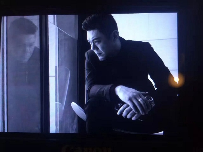 八月的骄阳燃烧绿色的希望,八月的骄阳原唱