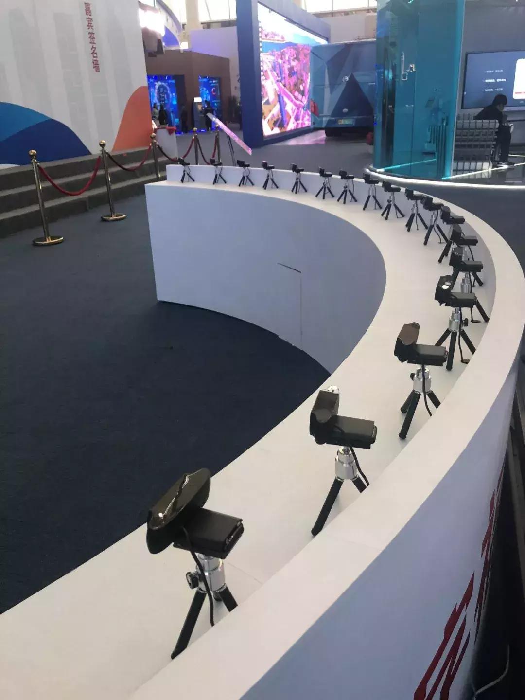 让你们“剁手”、“吃土”的人都来了！求偶遇？逛展追星攻略速收藏！