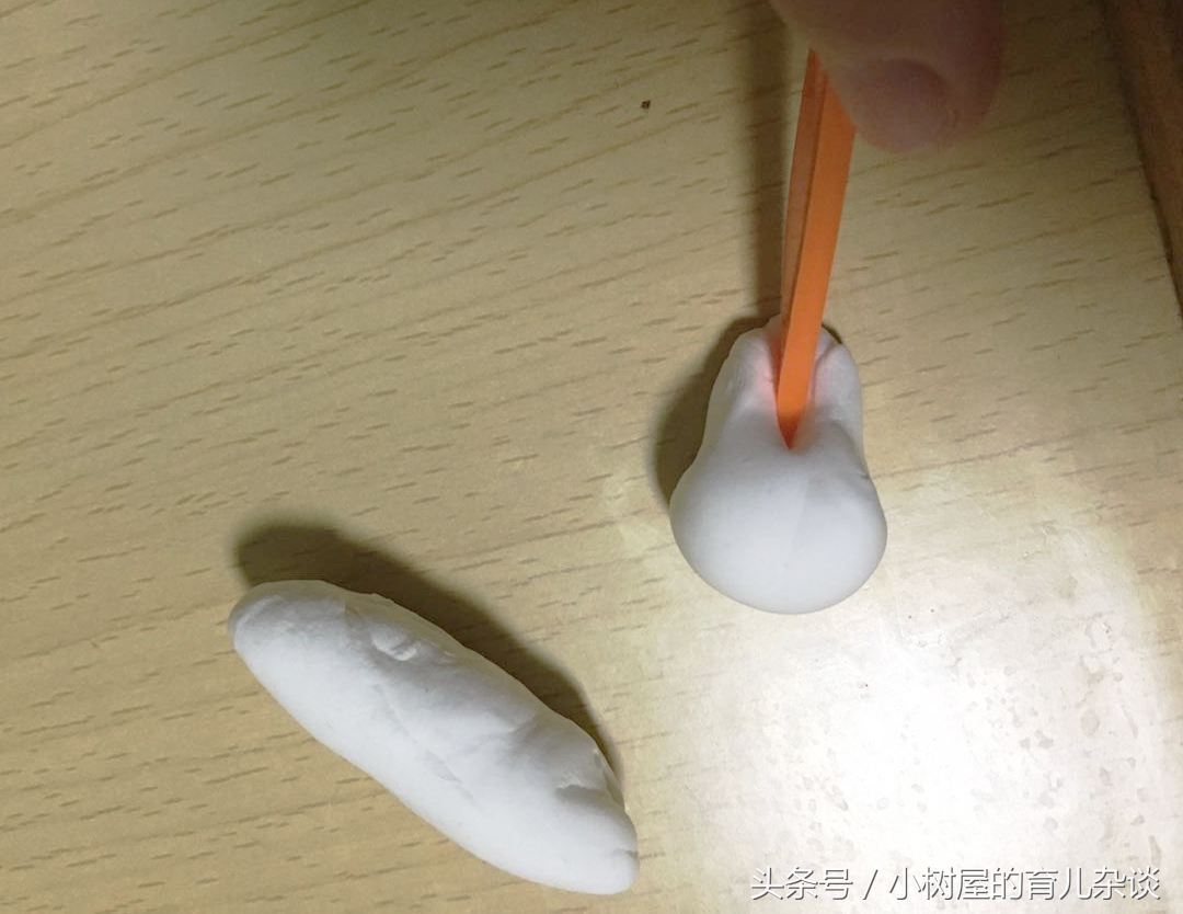 陪孩子做手工粘土,幼儿亲子制作黏土人