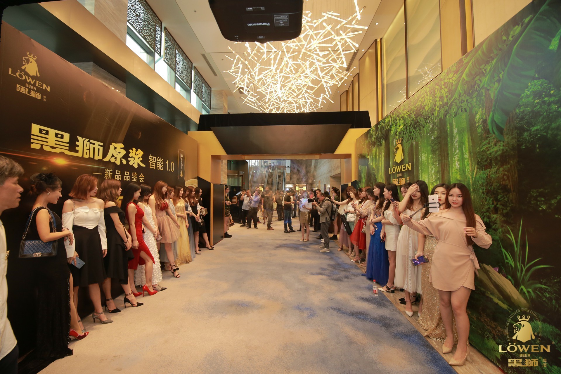 雪花黑狮原浆啤酒,网红直播饮白酒