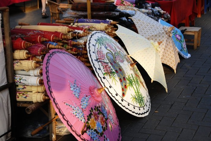 清迈星期日最大的夜市,清迈最大的露天夜市