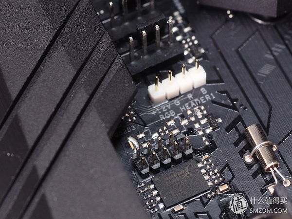 Zen+启动！船新组合RyzenR72700X+华硕ROGX470F—RGB开箱