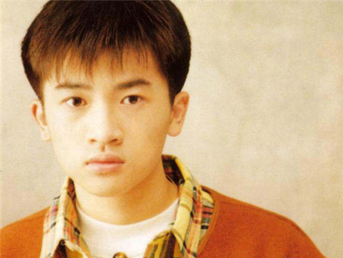 周润发宋仲基同框,周润发惊艳了一个时代的男星们