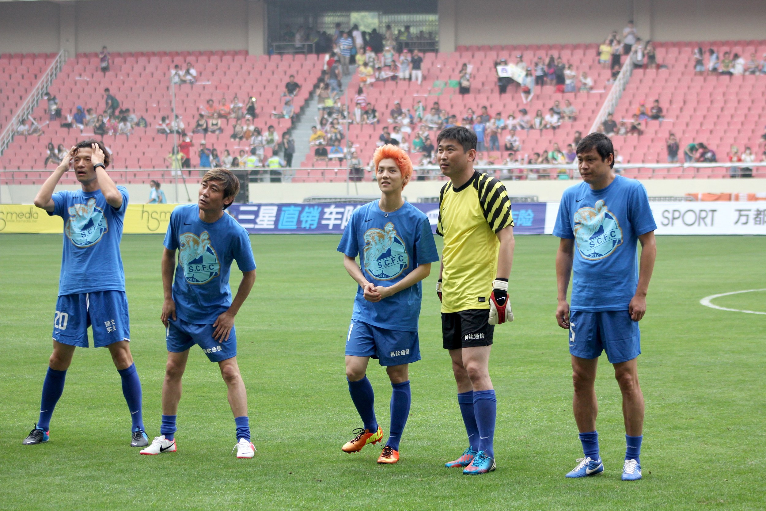 鹿晗足球自传,鹿晗足球少年