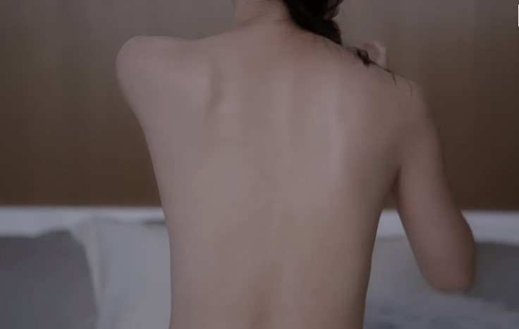 挤下佐佐木希！小嶋阳菜代言UQ内衣