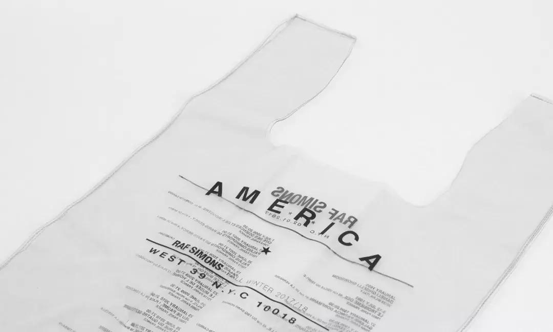 CK刷碗手套2400,GUCCI洗澡筐8千……我仿佛走进了“顶奢两元店”