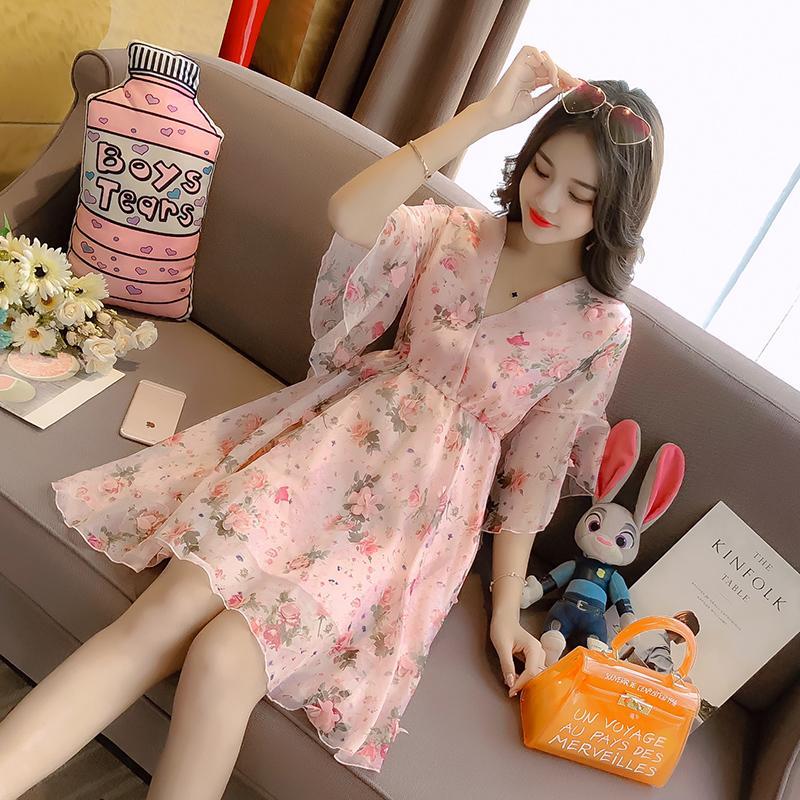 碎花连衣裙穿起来显胖有什么方法,肩宽女生适合的长袖碎花雪纺上衣