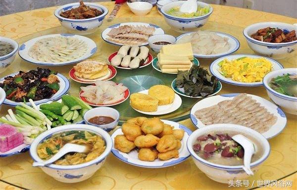 满族人的房间都是怎么布置的,满族高考加分吗