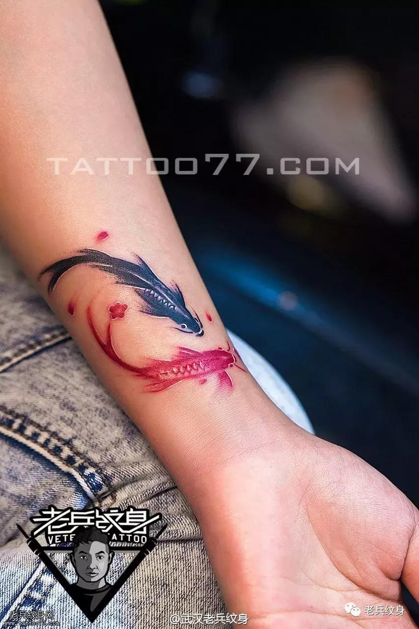 老兵刺青纹身,手臂内侧枪械纹身