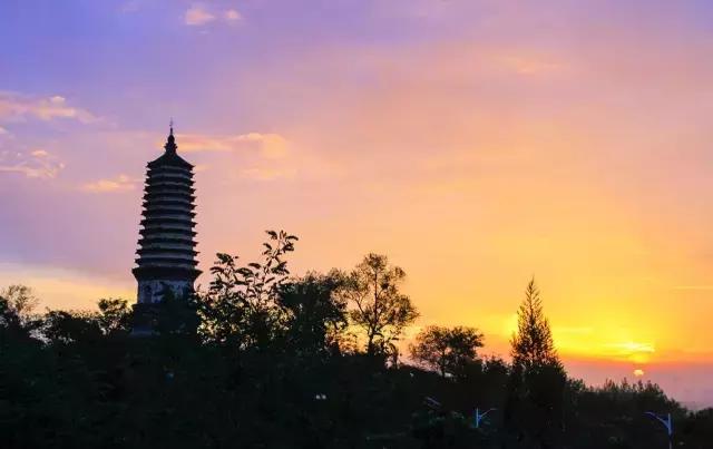 还出什么国？去了易县，等于去了全世界，不信你看！