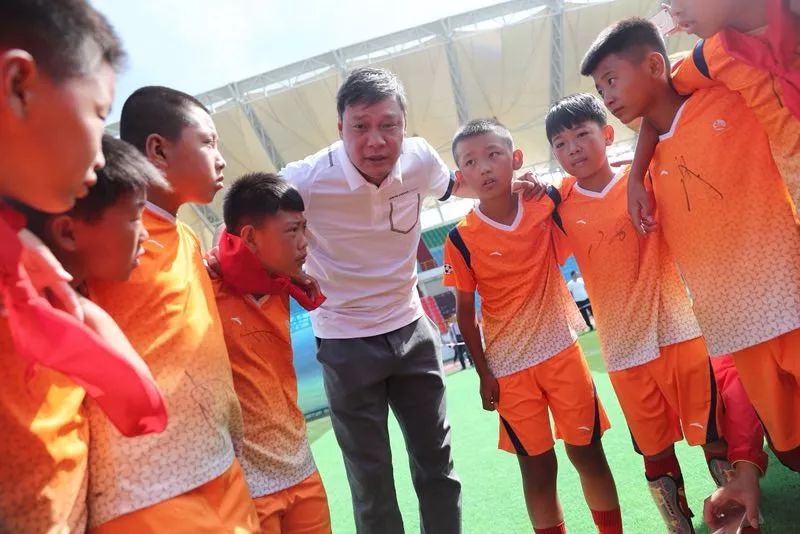 2014年中国慈善家个人排名,中国十大慈善家排行榜