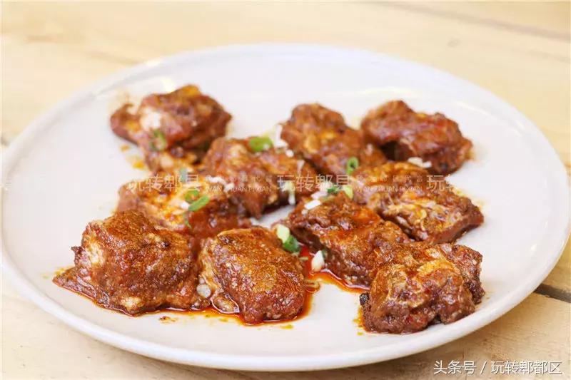 又一家高颜值花园音乐烤吧入驻郫都，趁五一快去痛快的搓一顿吧！