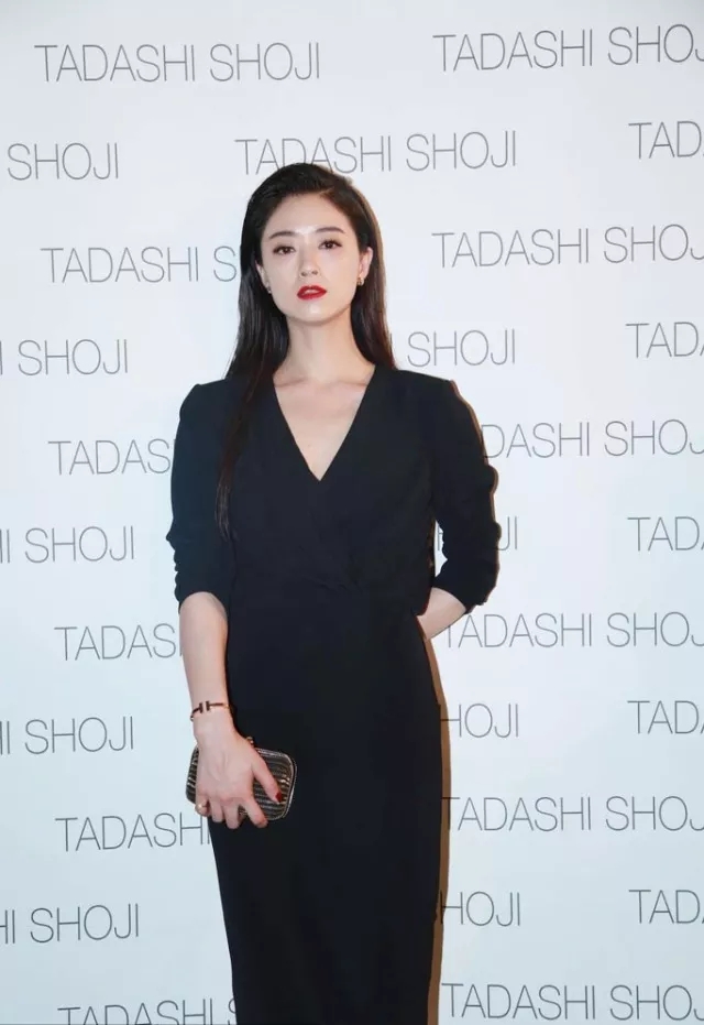 v字领怎么改好看,v字领怎样撩出褶皱