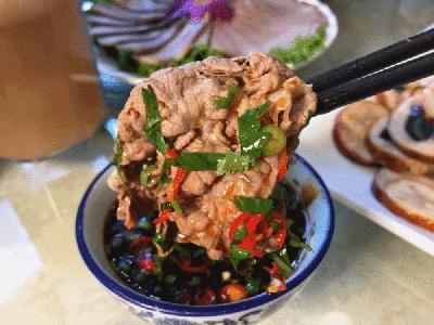 没有什么是一顿全羊宴解决不了,没有什么是一顿羊排解决不了的事