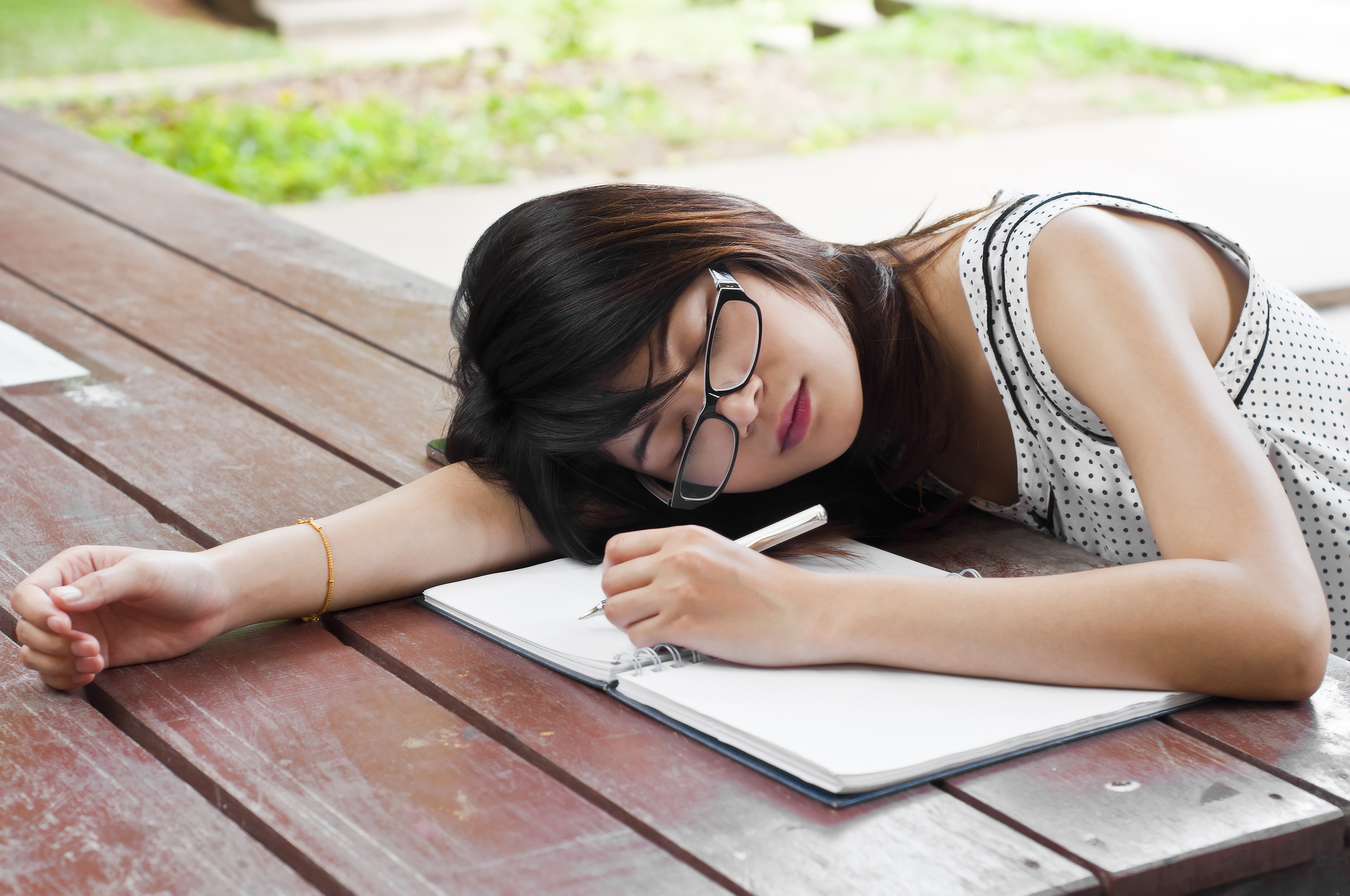 土方法去皱纹和抬头纹,脸上鱼尾纹怎么弄好看点