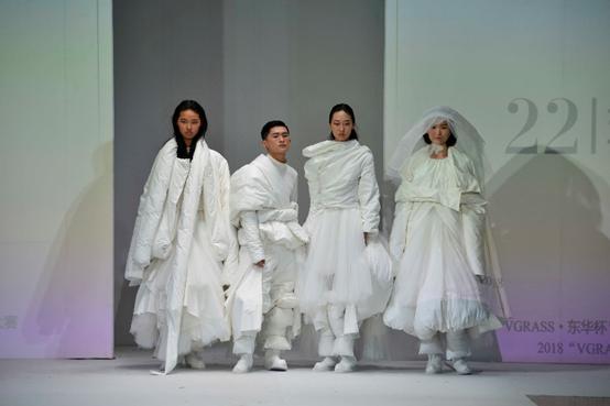 中国大学生模特服装大赛决赛,服装设计大赛现场裁剪