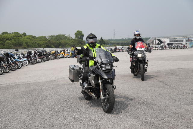 千辆豪华摩托车汇聚浙江,有的能抵一辆宝马7系,总价超2亿