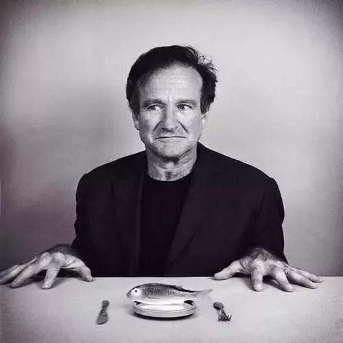 千万，别再逼死这位喜剧之王