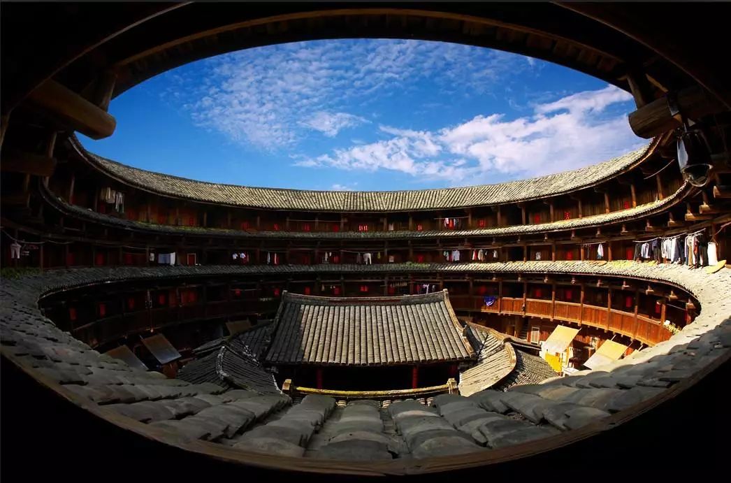 离厦门200公里的城市,离厦门十来分钟的小城