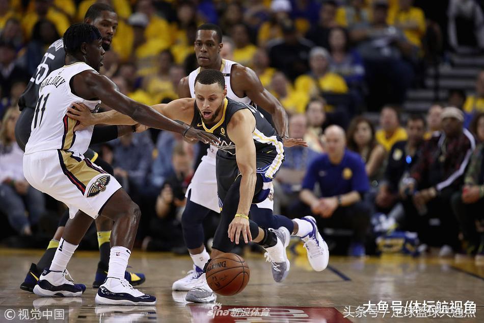 隆多和格林击掌,隆多和格林后场打到前场