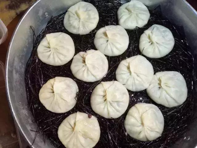 一碗螺蛳粉爱上一座城,一碗螺蛳粉只吃一半