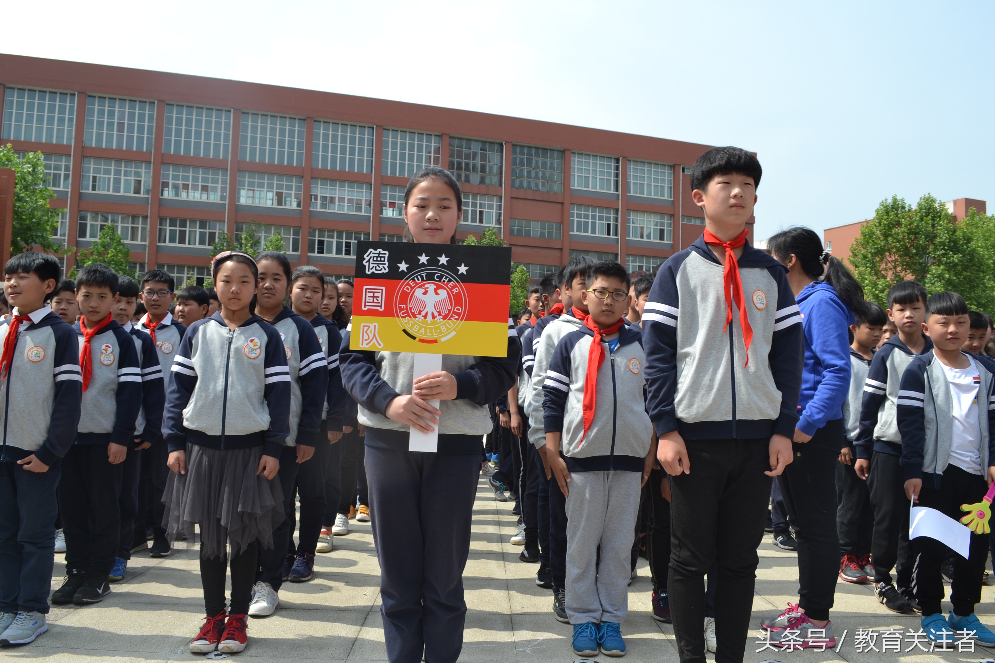 郑州经开区艺术小学足球队,郑州大学路小学足球开幕式