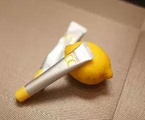 青春期如何祛除痘痘闭口痘印 (如何有效去除闭口和痘痘)