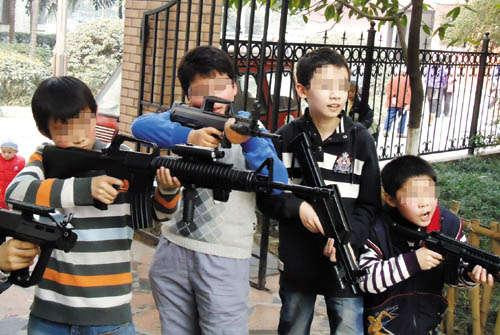 男子网购枪支被拘,仿真枪缘何屡禁不止?