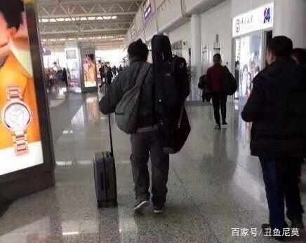 王菲首任丈夫,王菲早年现场唱歌