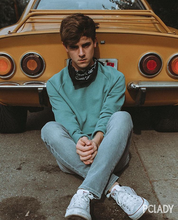 现在这个季节男生怎么穿才很时尚,现在的男生怎么穿才能潮