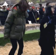 范冰冰刘亦菲倪妮娜扎同穿樱桃粉,娜扎和倪妮哪个好看