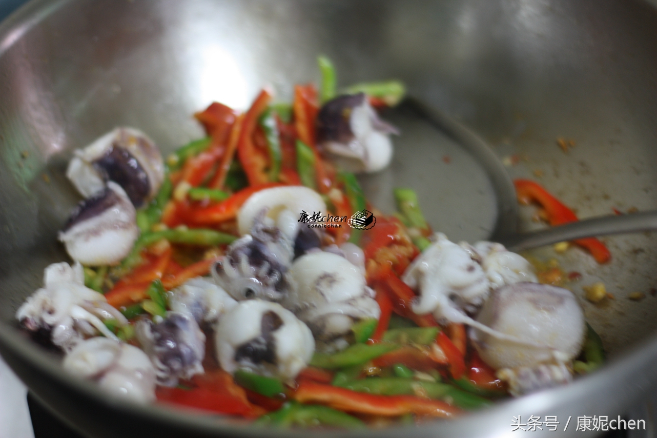 厨师爆炒墨鱼仔怎样做才好吃,除了爆炒墨鱼仔还有其他做法么